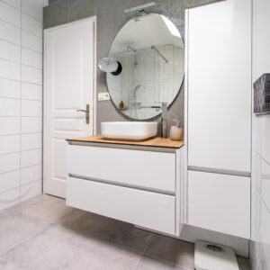 salle de bain blanche