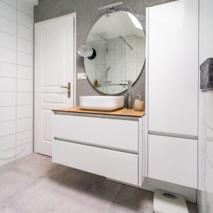 salle de bain blanche